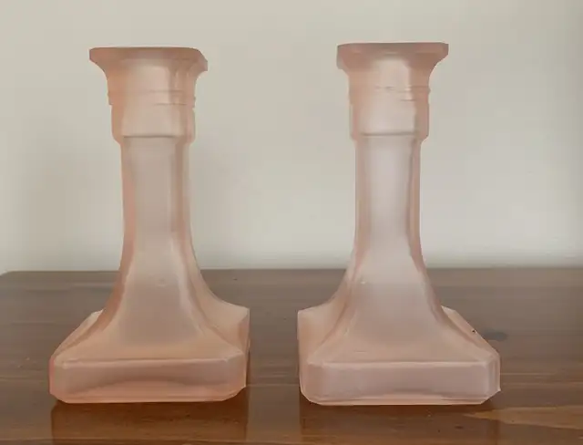 Candle Sticks/ Bud Vase in frosted pink in Home Décor & Accents in Winnipeg - Image 2