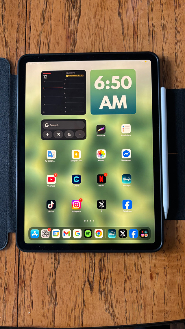 iPad Pro M1 128gb + case + Apple Pencil 2 in iPads & Tablets in Barrie