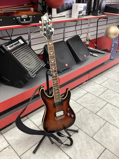 Guitare électrique Schecter Diamond Series, View more