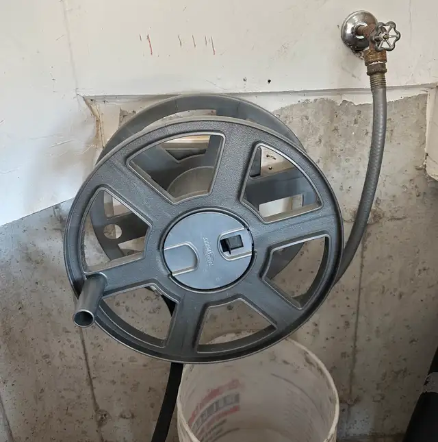 Flexible hose 100ft with a reel63234499265411121