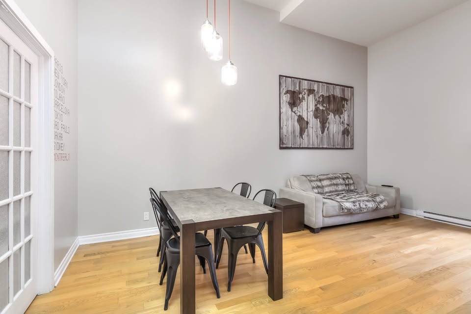 Luxury 4 ½ Condo (750 sq ft) with 12ft Ceilings | Quartier des S — photo 3