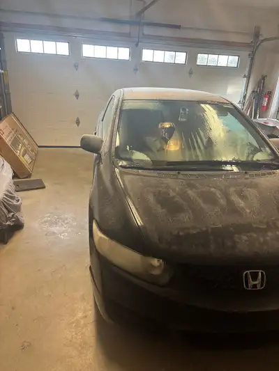 2010 Honda civic: Selling AS! Firm on price. -mvi until march 2027 -original owner (bought new) -hav...