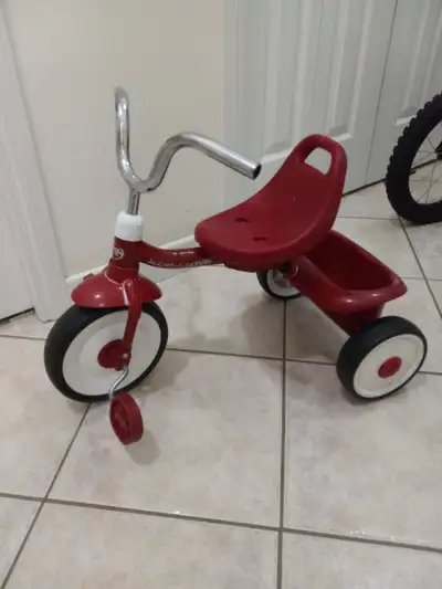 Radio Flyer - Toddler Tricycle with Carrying Basket, View more