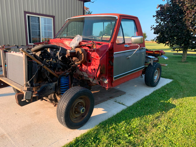 1983 Ford F150 4x4 short box ( project truck ) in Classic Cars in Oakville / Halton Region - Image 4