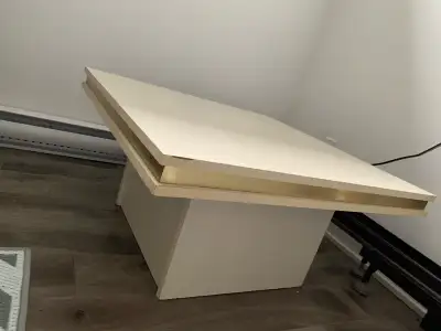 Table basse de salon très propre $40