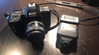 RICOH KR-10M Rikenon 35-70mm F/3.4-4.5 Film Camera & Speedlite