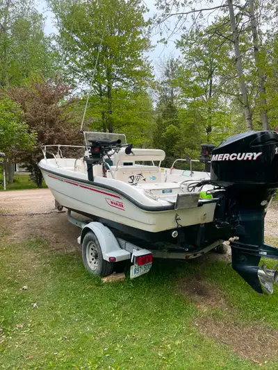 99 Boston Whaler dauntless. 18 ft with a 2006 Mercury Optimax. 135 HP 2 stroke engine. 1 owner.. Inc...