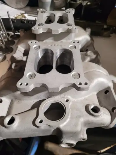Pontiac dual carb intake manifold & new scoop with dual air cleaners, 550.00 firm