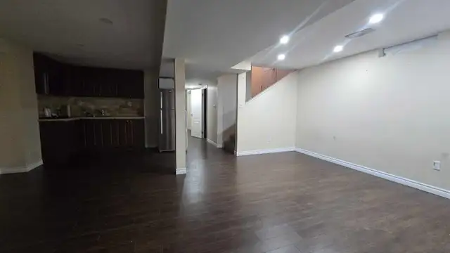 Basement in whitby in Long Term Rentals in Oshawa / Durham Region - Image 3
