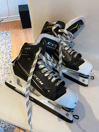Like new - CCM Super Tacks AS1 Goalie Skates - Size 9 D