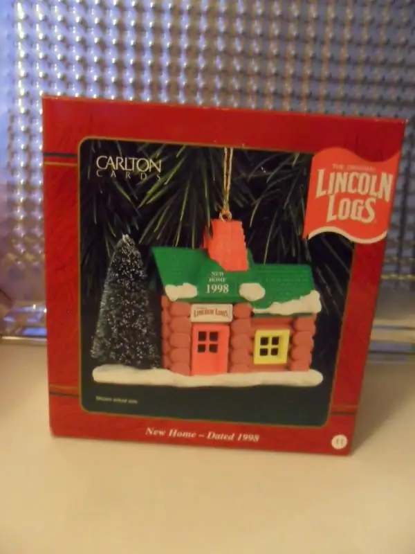 1998 Lincoln Logs Home Carlton Ornament. $12. Plastic. 3 1/2"L x in Arts & Collectibles in Saskatoon - Image 4