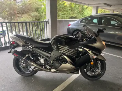 2010 ZX14 , Vance and Hines exhaust , 19,500kms No trades