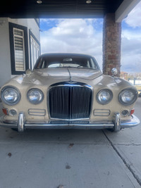 1968 Jaguar 420