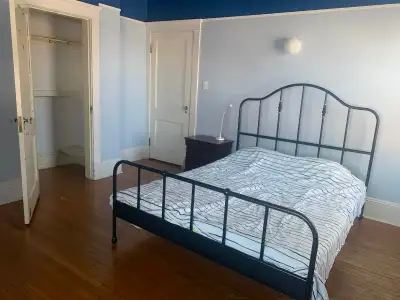 Five rooms available in charming house centrally located near schools, downtown and grocery stores....