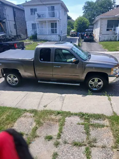 Selling this 2012 chevrolet silverado ,the truck has always been well maintained. Engine and transmi...