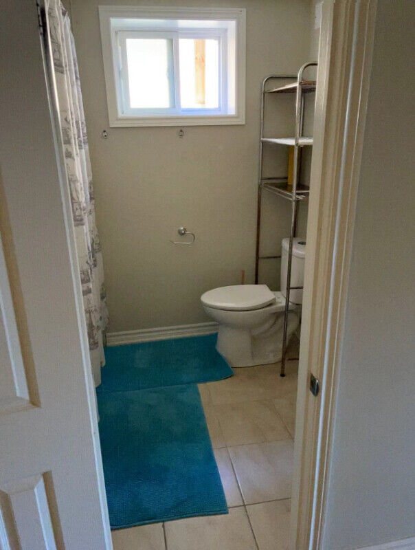 700Female room .at Midland between Eglinton and Lawrence Room Rentals & Roommates City of