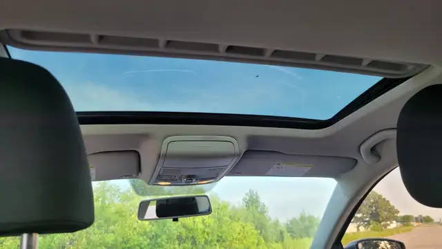 2014 Volkswagen Jetta Comfortline CLEAR CAR in Cars & Trucks in Kitchener / Waterloo - Image 7