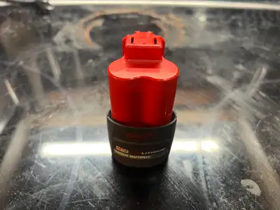 Milwaukee M12 REDLITHIUM HIGH OUTPUT CP2.5 Battery (48-11-2425), View more