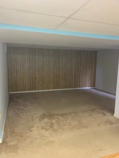 Spacious 1 bed + den + storage room apartment for rent