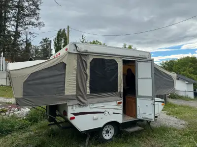 2006 StarCraft tent trailer! Looking for a lightweight camper to make the most of the camping season...