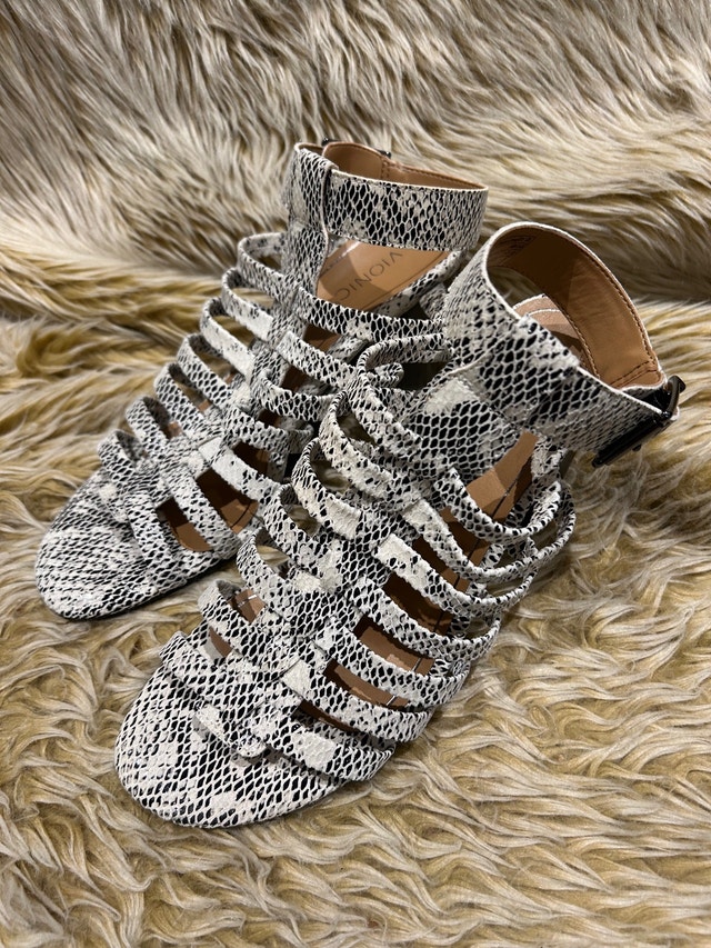 Ladies PURSES, Shoes, Sandals, Boots, Clothing and More Sale! Garage