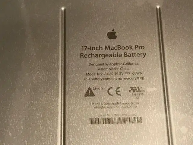 Genuine Apple MacBook Pro 17 Inch Rechargeable Battery in Laptop Accessories in Mississauga / Peel Region - Image 7