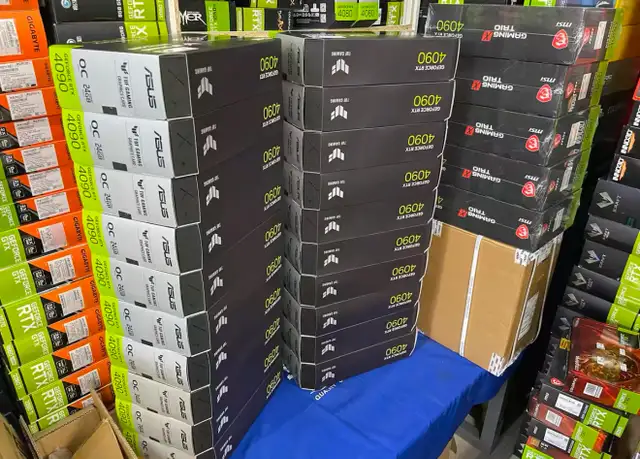 TRADE IN YOUR OLD COMPUTERS FOR TOP DOLLAR in Desktop Computers in Markham / York Region - Image 3
