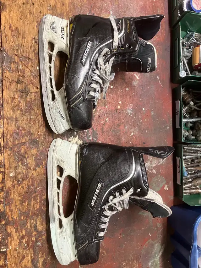 Bauer Supreme Total One skates size 9.5 in Hockey in City of Toronto - Image 3