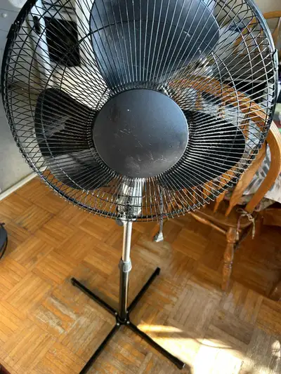 A powerful  nice and clean fan with 3 speeds big 18 inches, View more