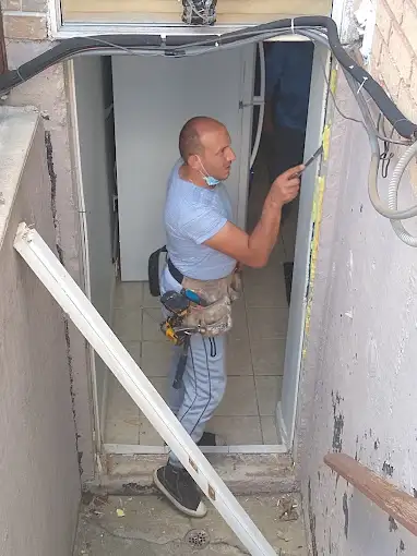 Quality and professional window and door installation in Windows & Doors in Hamilton - Image 7