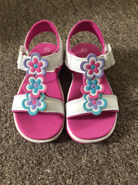 NEW Girl’s Size 7 1/2 SmartFit Sandals 