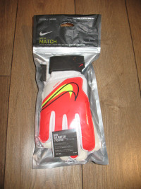 Nike Soccer Goal Keeper Gloves - Youth Size 7