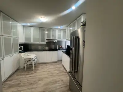 Very Clean and Quiet Place for Short Term Month-by-month rental for Single Working Professional. Mas...