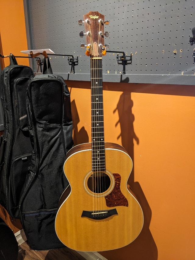 Taylor 214 Guitars Guelph Kijiji