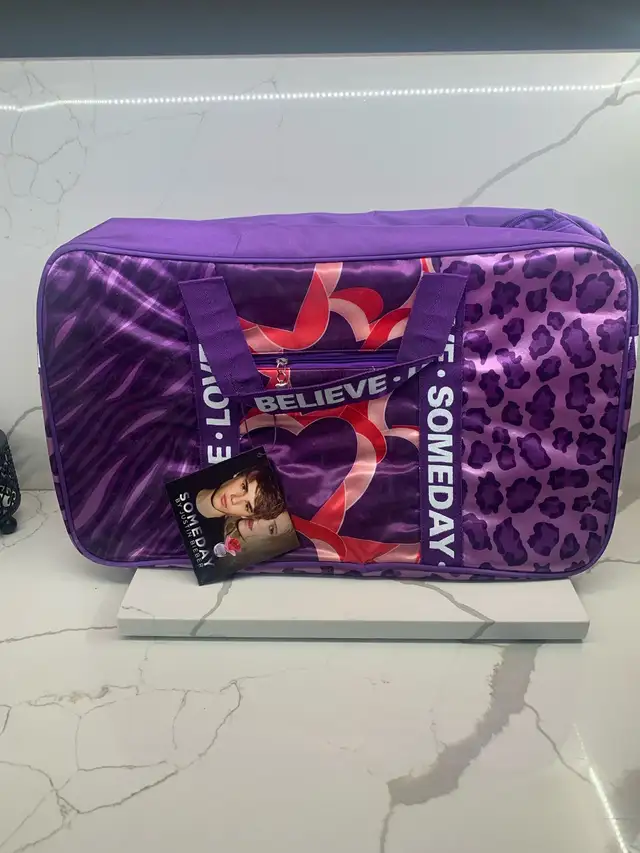 Justin Bieber Someday Duffle Bag in Bags & Luggage in Mississauga / Peel Region - Image 2