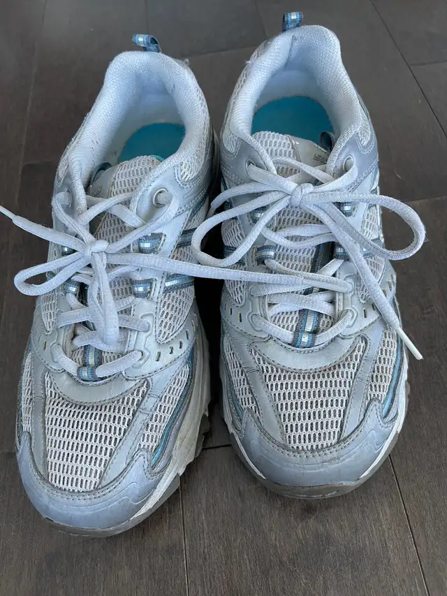 Skechers women’s shoes  in Women's - Shoes in City of Montréal - Image 2