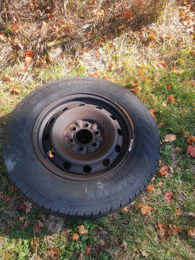 Tire - Hancook Dynapri AS P235/70R17 in Tires & Rims in Ottawa