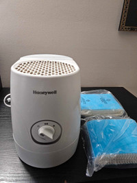 Honeywell humidifier  like new