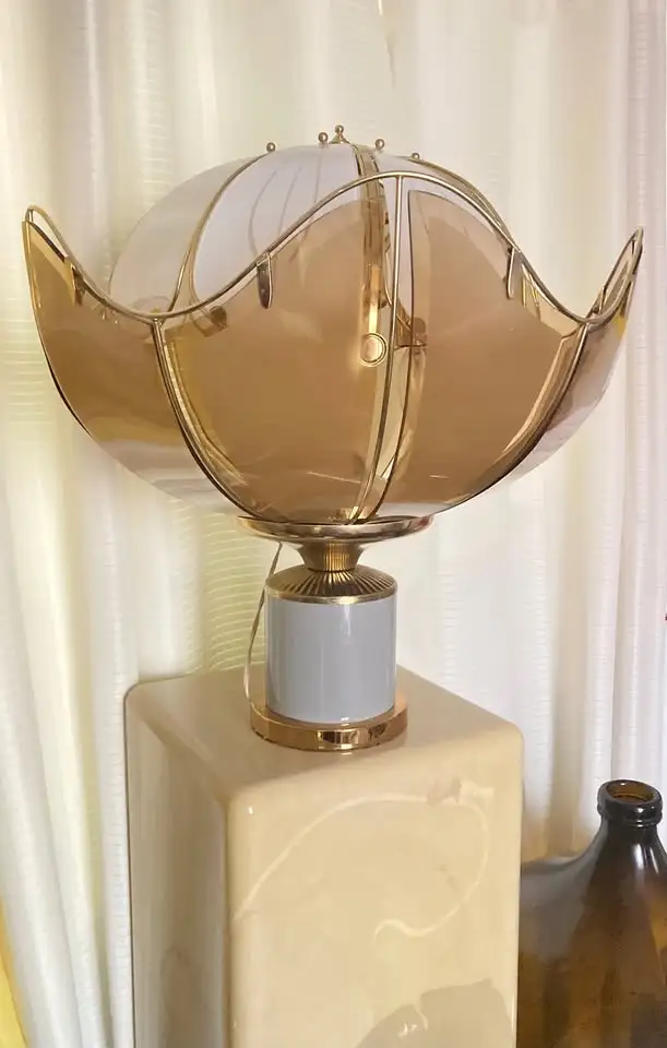 Wide Mid Century Amber Tinted Tulip Glass Table Lamp - $200 Cash in Indoor Lighting & Fans in City of Montréal - Image 8