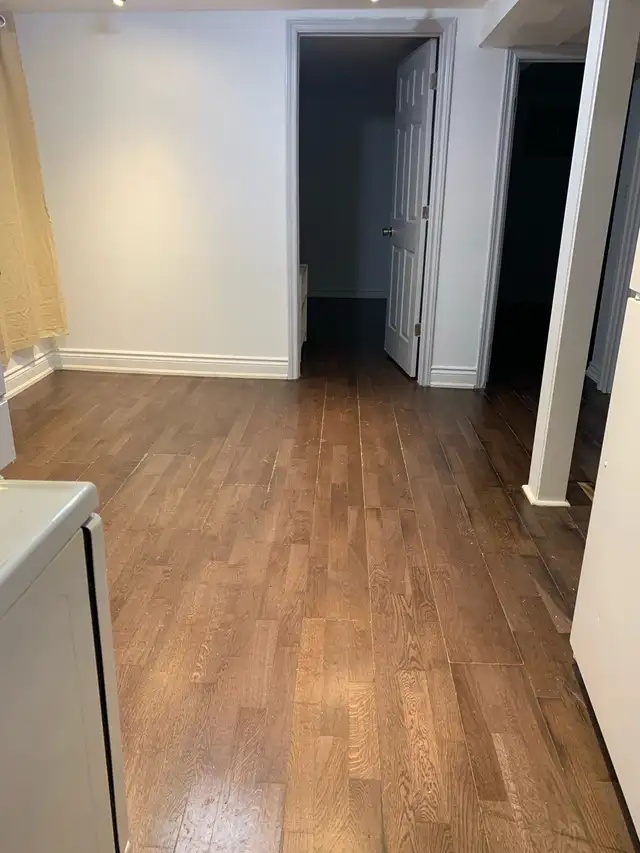 2 Bedroom, 1 Bathroom walkout basement @ Square One 63849108442369124