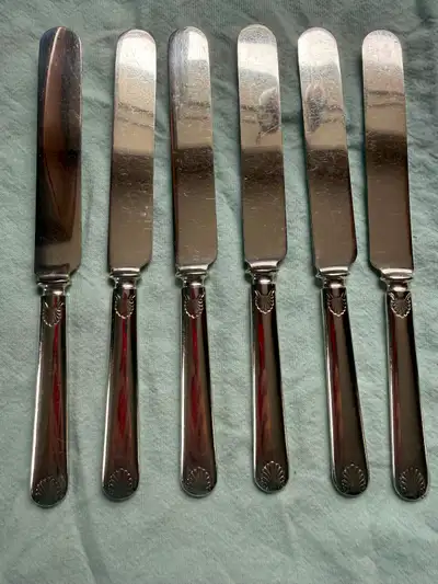 These 6 knives from Wm. Rogers & Son Warranted 12 Dwt are priced as a set. I have other silverware f...