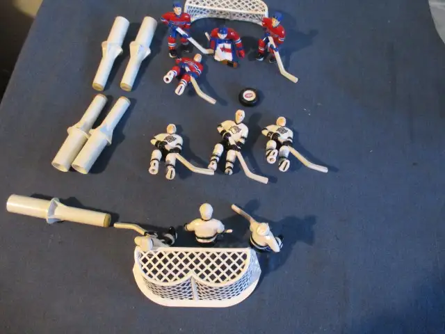 LOT OF 10 PLASTIC HOCKEY PLAYER FIGURES-2 NETS+ NHL-K.S.T.-1989 in Arts & Collectibles in Laval / North Shore - Image 6