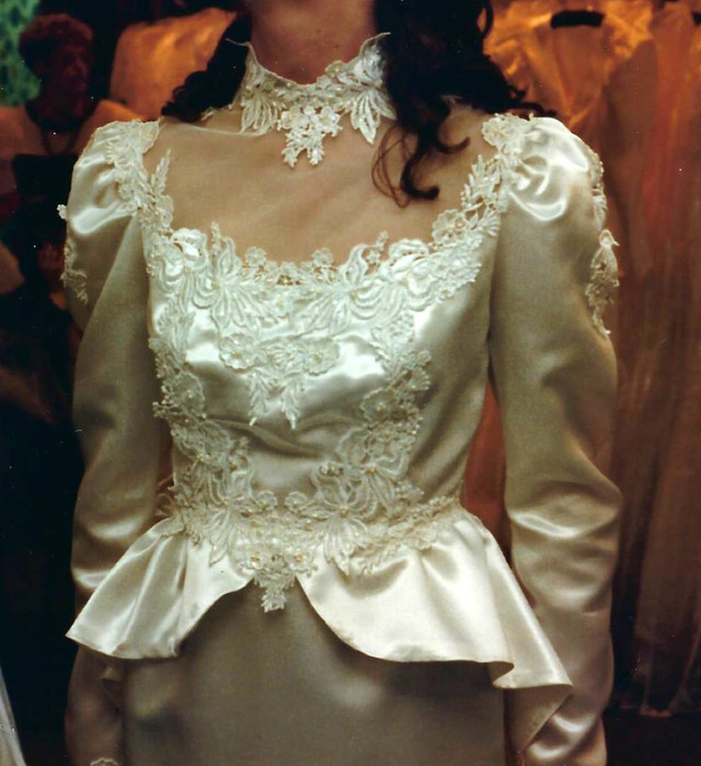 Vintage Wedding Dress (1987) in Wedding in Kingston - Image 2