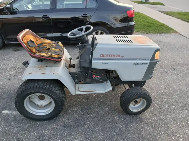 Craftsman DieHard Lawn Tractor For Sale in Lawnmowers & Leaf Blowers in Kitchener / Waterloo - Image 3