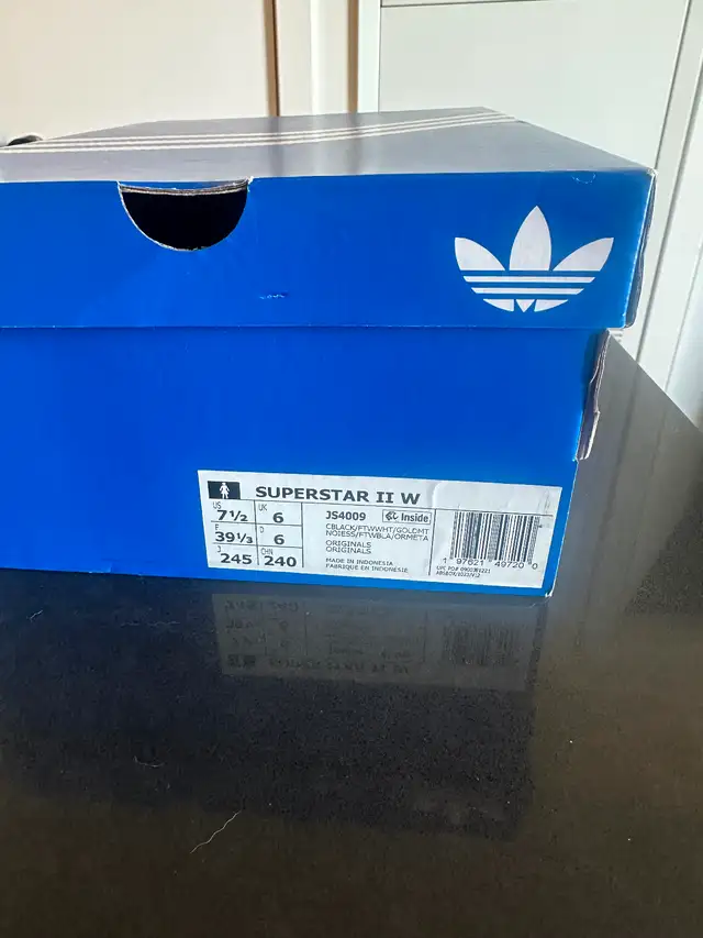 Brand new Adidas Superstar IIW in Women's - Shoes in City of Toronto - Image 3