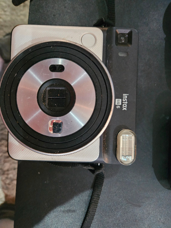 Instax Square sq6 Fujifilm INSTANT camera in Cameras & Camcorders in Oakville / Halton Region