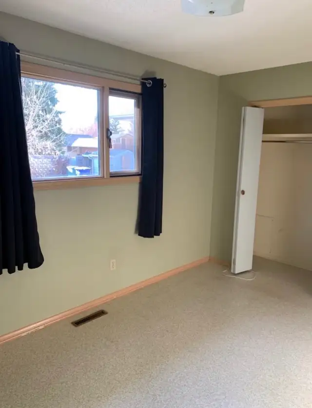 FULL HOUSE FOR RENT – 22 Dumont Cres., Nutana Park -East Side in Long Term Rentals in Saskatoon - Image 6