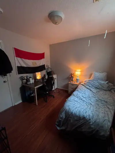 1 room available in a 4 bedroom, 2 bathroom girls only unit available from May-August 2026. 15 min w...