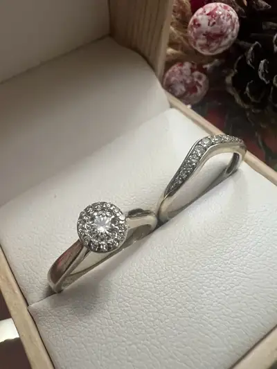 18 k diamond rings, View more