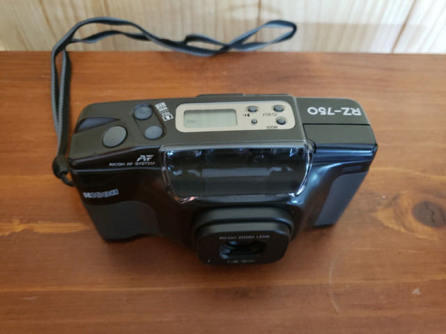 RICOH RZ-750 DATE 35mm Point & Shoot 35mm Film Camera AF 38-76mm in Cameras & Camcorders in Ottawa - Image 3
